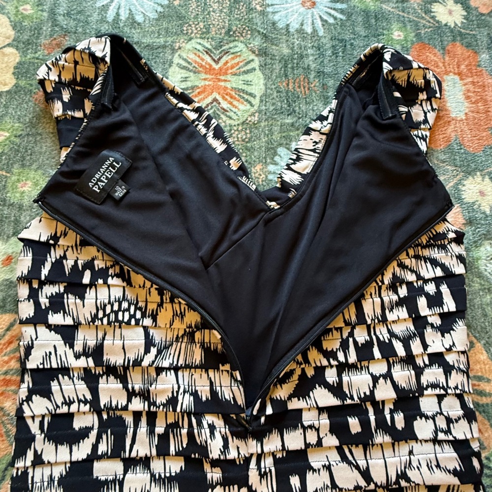 Adrianna Papell Womens Black Cream Ikat Pleated Tiered Sheath Dress Size 10 - Picture 9 of 9